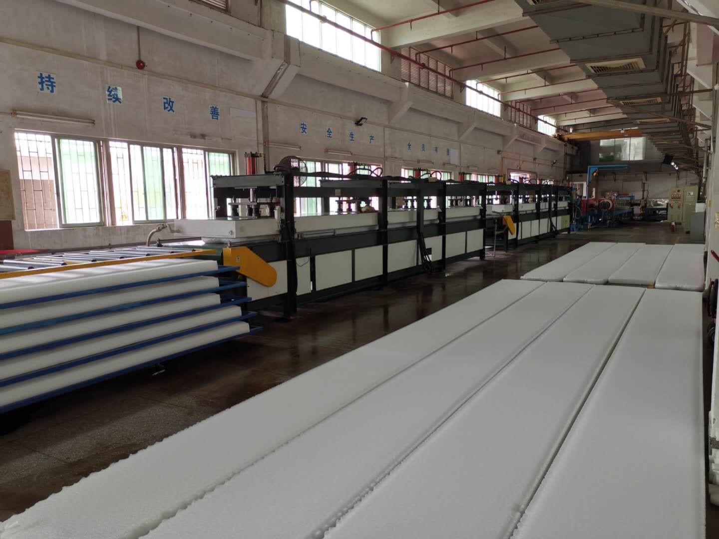 Disposable EPE foaming production line